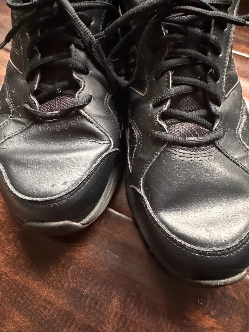 New Balance Men's Black Athletic Sneakers — All-Black Lace-Up Trainers - Picture 5 of 6
